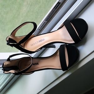 Fashion Nova heels